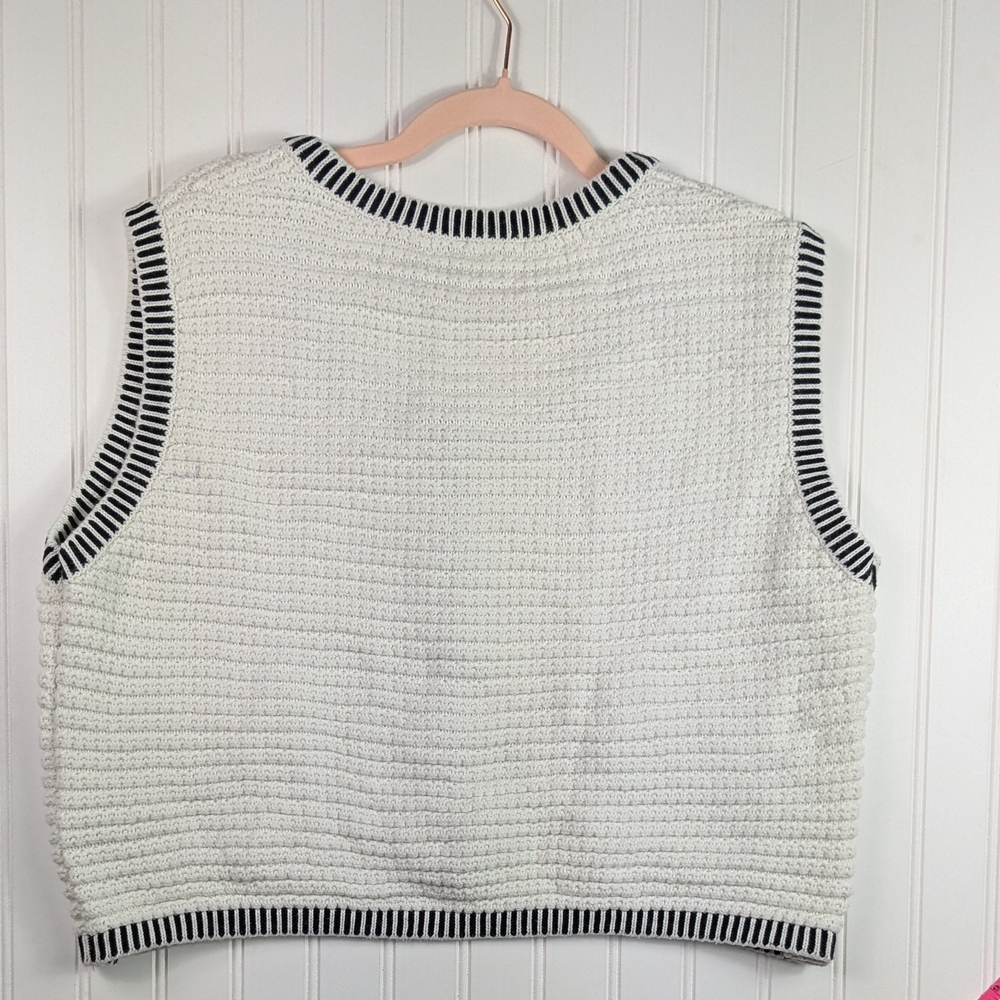 Fashion Nova Black And White Oversized Cotton Sweater Vest Gold Button 2X - Picture 4 of 8